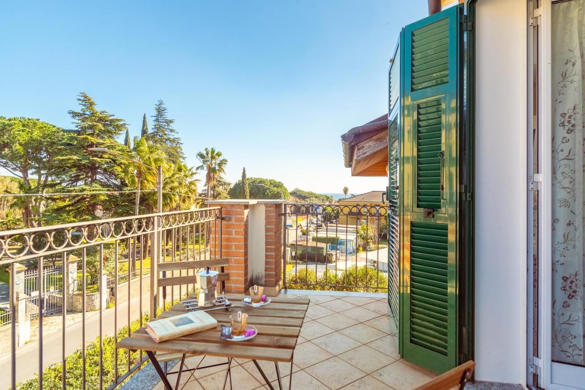 5 Min Dal Mare Luminoso Bilocale Con Terrazza Apartment Loano Exterior photo